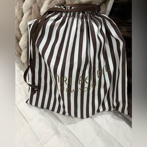 Henri Bendel Hanging Toiletry MU Cosmetic Travel Case White / Brown Stripe set